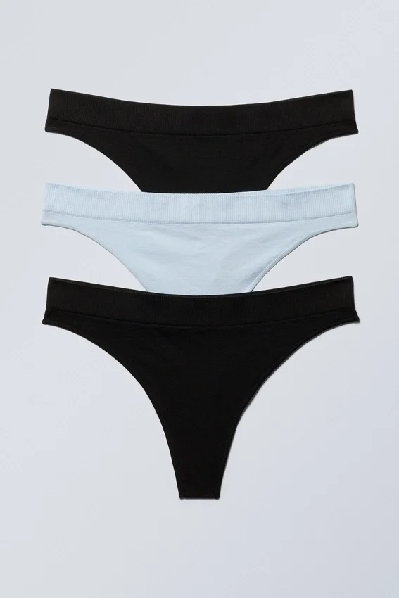 Pack de 3 tangas Cat Soft sin costuras y de talle alto – Negro y azul claro Pack de 3 tangas Cat Soft sin costuras y de talle alto – Negro y azul claro