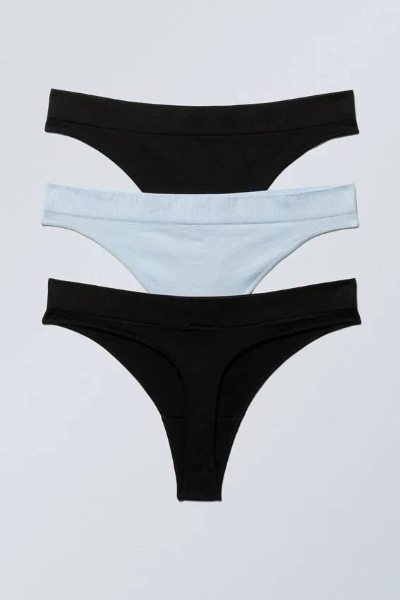 Pack de 3 tangas Cat Soft sin costuras y de talle alto – Negro y azul claro Pack de 3 tangas Cat Soft sin costuras y de talle alto – Negro y azul claro