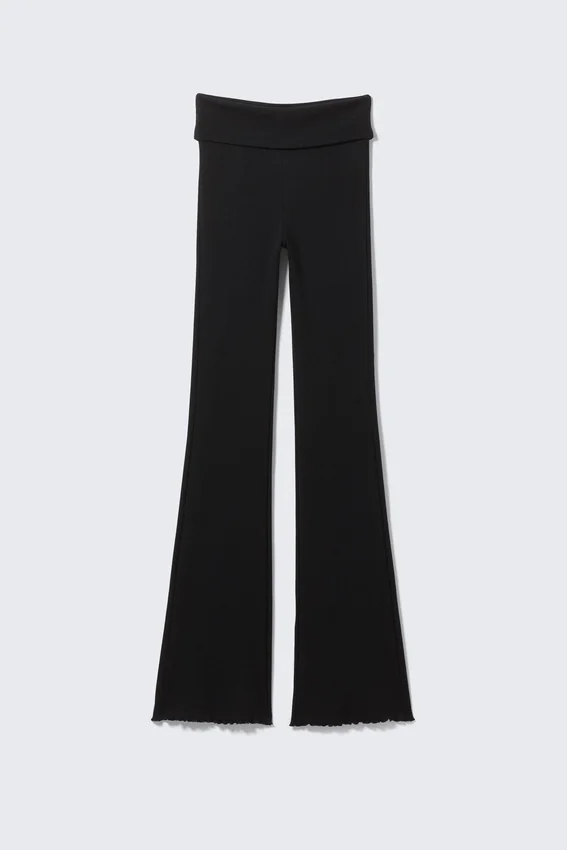 Pantalones acampanados con cintura acanalada y vuelta – Negro Pantalones acampanados con cintura acanalada y vuelta – Negro
