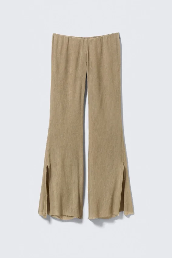 Pantalones acampanados de talle bajo y efecto arrugado – Beige Pantalones acampanados de talle bajo y efecto arrugado – Beige