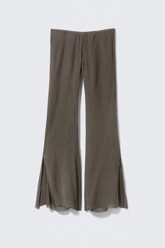 Pantalones acampanados de talle bajo y efecto arrugado – Gris oscuro Pantalones acampanados de talle bajo y efecto arrugado – Gris oscuro
