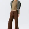 Pantalones acampanados de talle medio con cremallera – Marrón Pantalones acampanados de talle medio con cremallera – Marrón