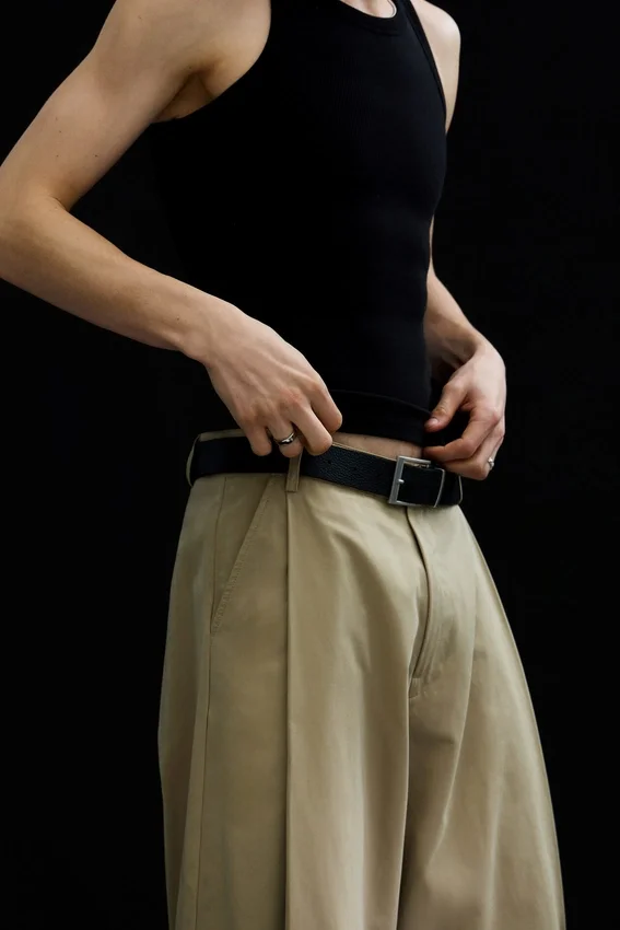 Pantalones anchos de corte holgado con pliegues – Beige Pantalones anchos de corte holgado con pliegues – Beige