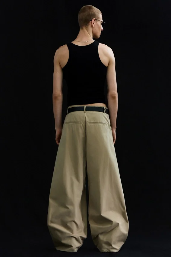 Pantalones anchos de corte holgado con pliegues – Beige Pantalones anchos de corte holgado con pliegues – Beige