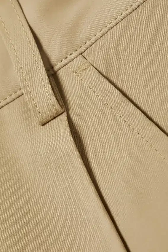 Pantalones anchos de corte holgado con pliegues – Beige Pantalones anchos de corte holgado con pliegues – Beige