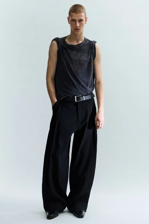 Pantalones anchos de corte holgado con pliegues – Negro Pantalones anchos de corte holgado con pliegues – Negro