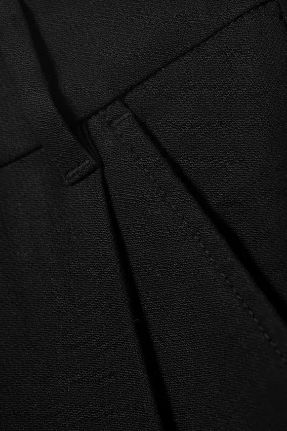 Pantalones anchos de corte holgado con pliegues – Negro Pantalones anchos de corte holgado con pliegues – Negro