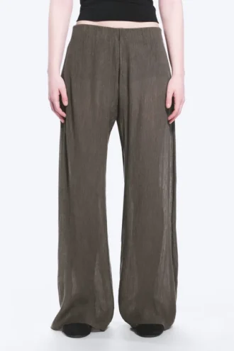 Pantalones anchos de talle bajo con efecto arrugado – Marrón oscuro
