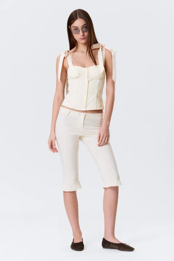 Pantalones capri entallados de talle bajo – Blanco roto Pantalones capri entallados de talle bajo – Blanco roto