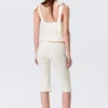 Pantalones capri entallados de talle bajo – Blanco roto Pantalones capri entallados de talle bajo – Blanco roto