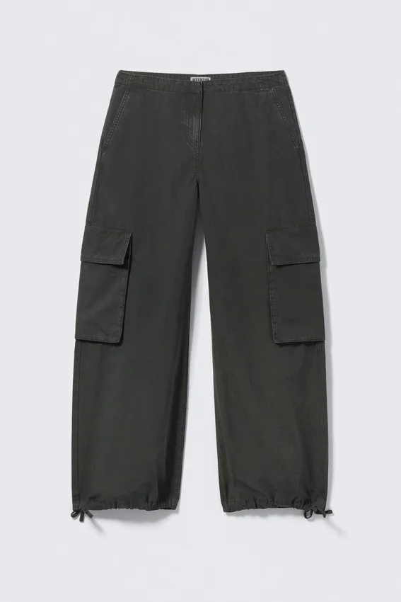 Pantalones cargo de talle bajo y pierna ancha – Gris oscuro Pantalones cargo de talle bajo y pierna ancha – Gris oscuro