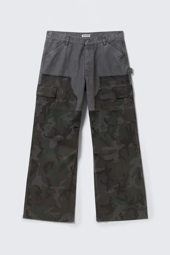 Pantalones cargo holgados con patchwork – Azul empolvado y camuflaje Pantalones cargo holgados con patchwork – Azul empolvado y camuflaje