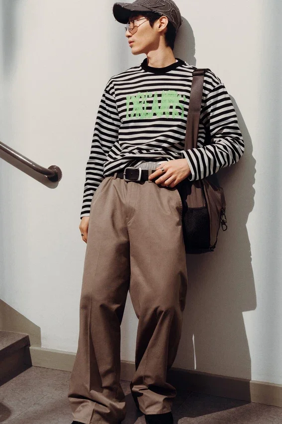 Pantalones chinos de corte holgado Emil – Dusty Mole Pantalones chinos de corte holgado Emil – Dusty Mole
