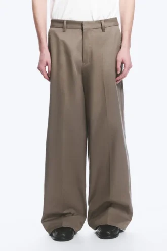 Pantalones chinos de corte holgado Emil – Dusty Mole