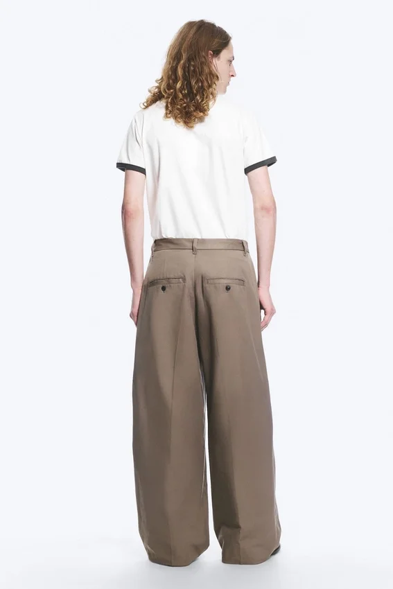 Pantalones chinos de corte holgado Emil – Dusty Mole Pantalones chinos de corte holgado Emil – Dusty Mole