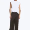 Pantalones chinos de corte holgado Emil – Marrón oscuro Pantalones chinos de corte holgado Emil – Marrón oscuro