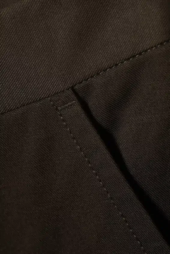 Pantalones chinos de corte holgado Emil – Marrón oscuro Pantalones chinos de corte holgado Emil – Marrón oscuro