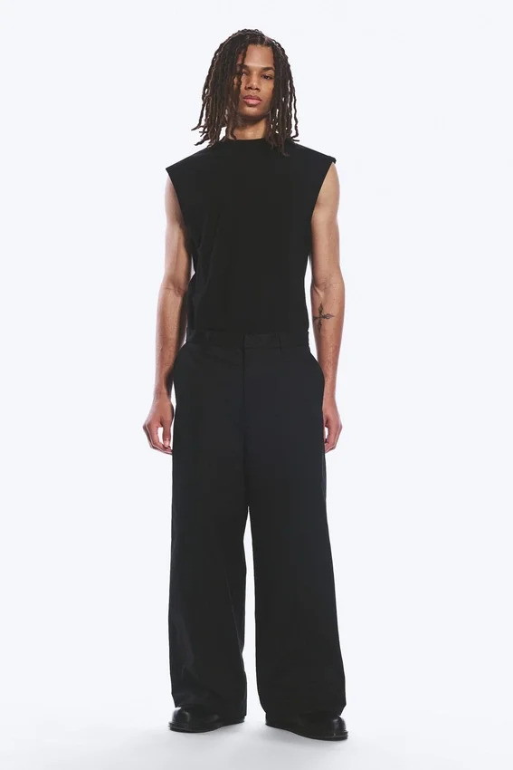 Pantalones chinos de corte holgado Emil – Negro Pantalones chinos de corte holgado Emil – Negro