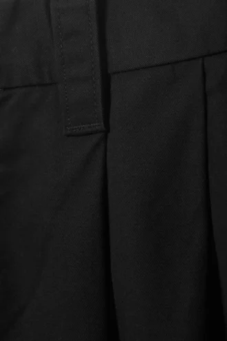Pantalones chinos de sarga de algodón con pliegues oversize Otis – Negro