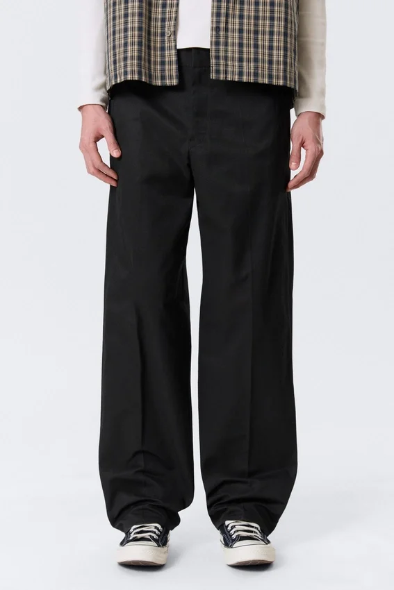 Pantalones chinos de talle medio y corte recto holgado – Negro Pantalones chinos de talle medio y corte recto holgado – Negro
