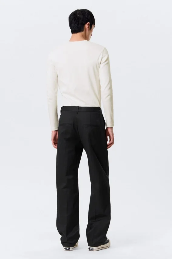 Pantalones chinos de talle medio y corte recto holgado – Negro Pantalones chinos de talle medio y corte recto holgado – Negro