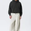 Pantalones chinos holgados de sarga plisada Otis – Beige claro Pantalones chinos holgados de sarga plisada Otis – Beige claro