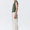Pantalones chinos holgados de sarga plisada Otis – Beige claro Pantalones chinos holgados de sarga plisada Otis – Beige claro