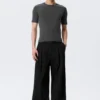 Pantalones chinos holgados de sarga plisada Otis – Negro Pantalones chinos holgados de sarga plisada Otis – Negro
