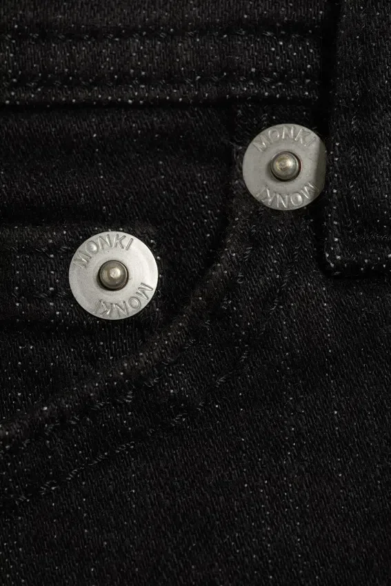 Pantalones cortos ajustados de denim de talle bajo – Negro tinta – Negro Pantalones cortos ajustados de denim de talle bajo – Negro tinta – Negro