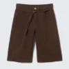 Pantalones cortos cargo de sarga de algodón de talle bajo – Marrón oscuro
