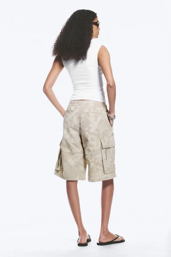 Pantalones cortos cargo holgados de talle bajo – Beige claro – Camuflaje Pantalones cortos cargo holgados de talle bajo – Beige claro – Camuflaje