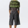 Pantalones cortos cargo holgados de talle medio y largo hasta la rodilla – Camuflaje azul marino Pantalones cortos cargo holgados de talle medio y largo hasta la rodilla – Camuflaje azul marino