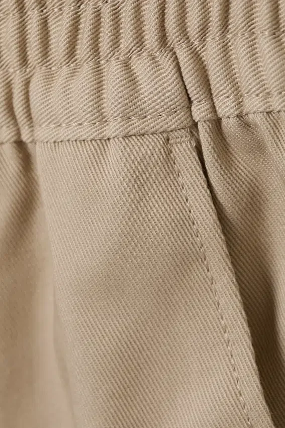 Pantalones cortos chino de corte holgado y talle medio – Beige Pantalones cortos chino de corte holgado y talle medio – Beige