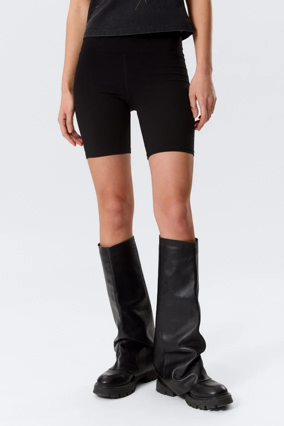 Pantalones cortos ciclistas ajustados de talle medio – Negro Pantalones cortos ciclistas ajustados de talle medio – Negro