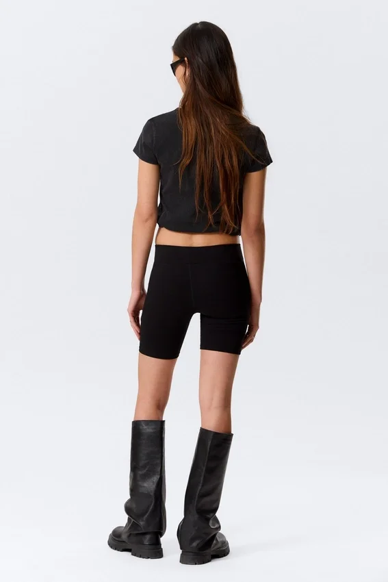 Pantalones cortos ciclistas ajustados de talle medio – Negro Pantalones cortos ciclistas ajustados de talle medio – Negro