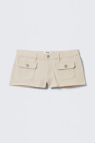 Pantalones cortos con bolsillos utilitarios – Beige claro