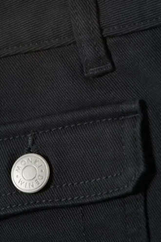 Pantalones cortos con bolsillos utilitarios – Negro