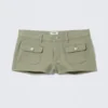 Pantalones cortos con bolsillos utilitarios – Verde caqui claro Pantalones cortos con bolsillos utilitarios – Verde caqui claro