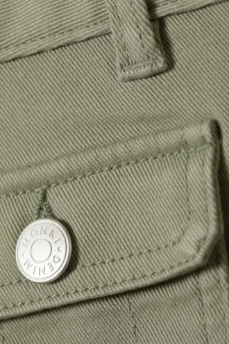 Pantalones cortos con bolsillos utilitarios – Verde caqui claro