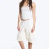 Pantalones cortos de algodón bordados hasta la rodilla – Blanco