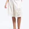 Pantalones cortos de algodón bordados hasta la rodilla – Blanco