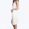 Pantalones cortos de algodón bordados hasta la rodilla – Blanco