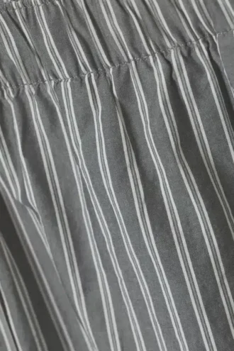 Pantalones cortos de algodón tipo bóxer holgados – Rayas gris oscuro
