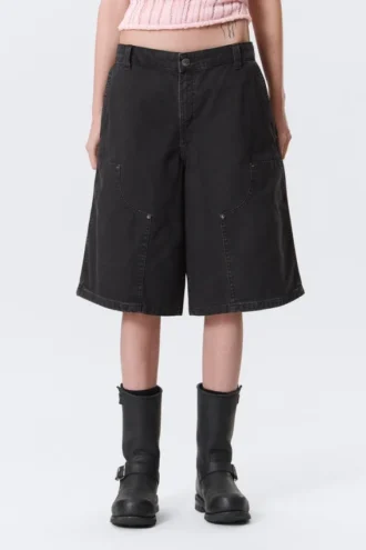Pantalones cortos de carpintero de talle bajo y corte holgado, lavados – Negro