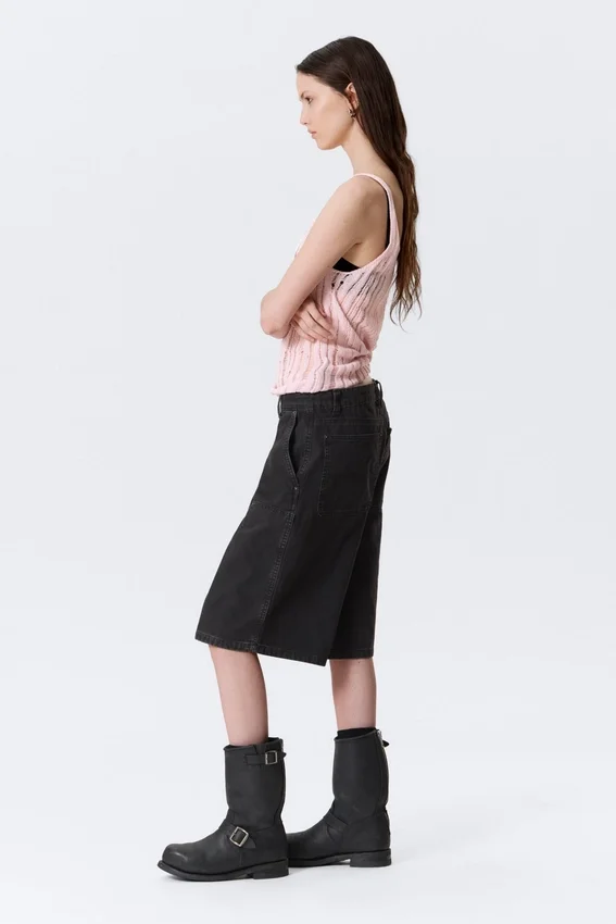 Pantalones cortos de carpintero de talle bajo y corte holgado, lavados – Negro Pantalones cortos de carpintero de talle bajo y corte holgado, lavados – Negro