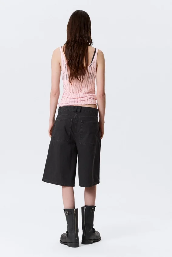 Pantalones cortos de carpintero de talle bajo y corte holgado, lavados – Negro Pantalones cortos de carpintero de talle bajo y corte holgado, lavados – Negro