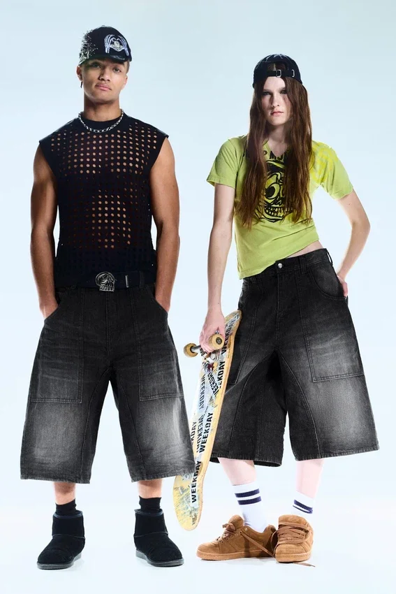 Pantalones cortos de carpintero holgados unisex Dunno – Black Web – Negro | Cheap Monday GB Pantalones cortos de carpintero holgados unisex Dunno – Black Web – Negro | Cheap Monday GB