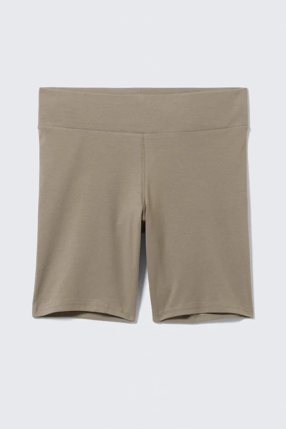 Pantalones cortos de ciclista ajustados de talle medio – Greige Pantalones cortos de ciclista ajustados de talle medio – Greige
