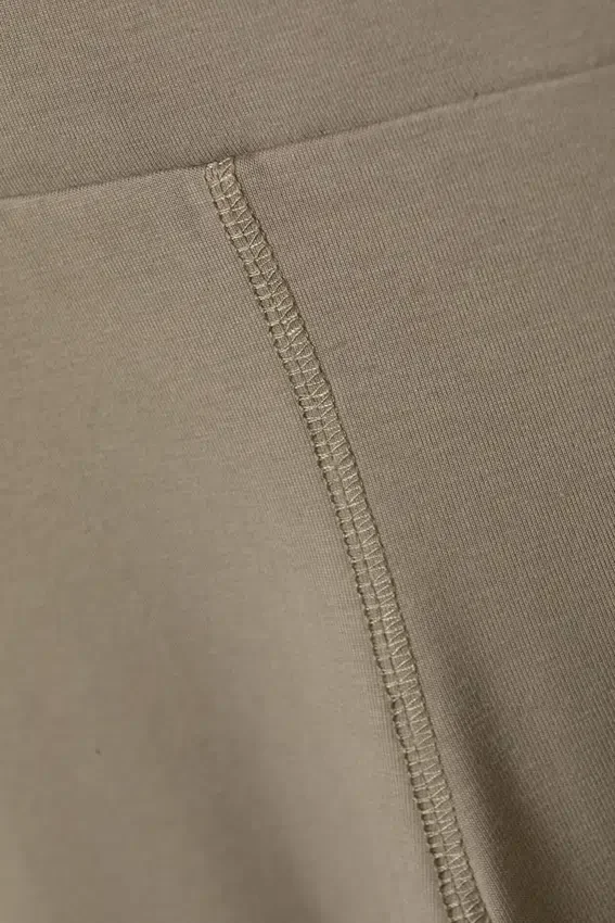 Pantalones cortos de ciclista ajustados de talle medio – Greige Pantalones cortos de ciclista ajustados de talle medio – Greige