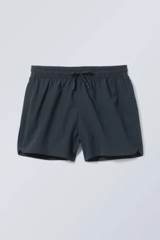 Pantalones cortos de corte estructurado hasta la mitad del muslo – Azul oscuro